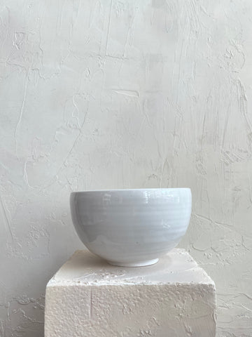 Footed Wheel-Thrown Bowl in Icy White