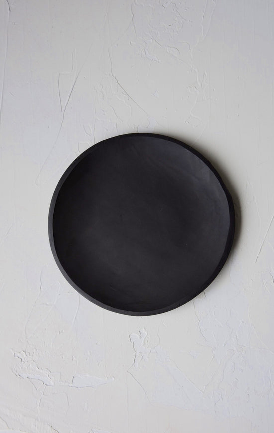 8.5 inch Orb Plate in Black – Civil Stoneware